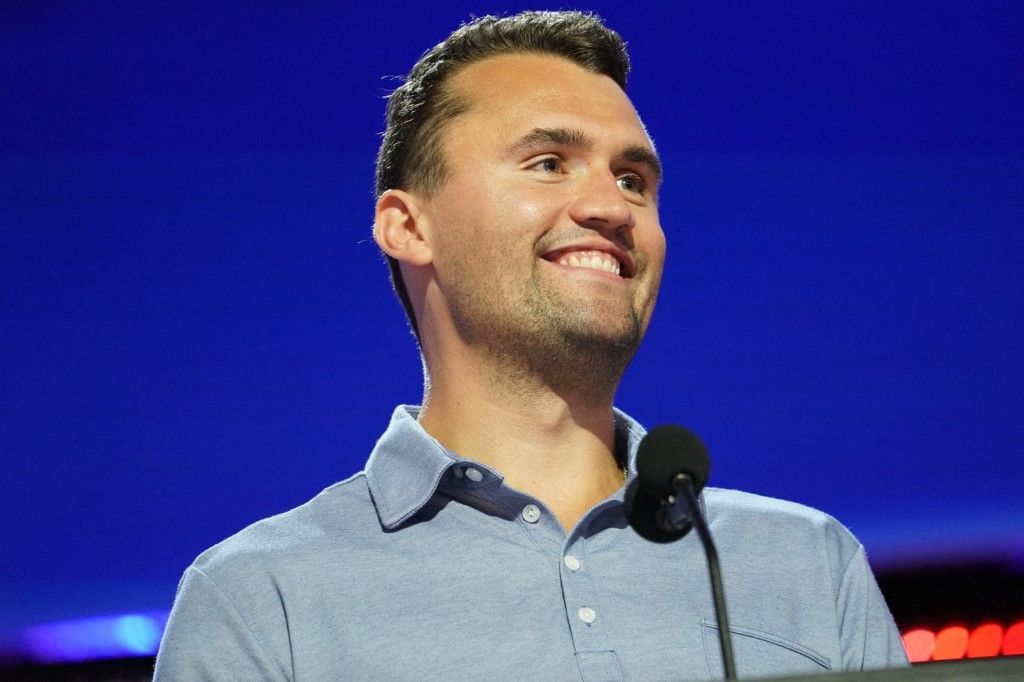 Charlie Kirk: FBI e polícia fazem 'caçada' a atirador que matou aliado de Trump
