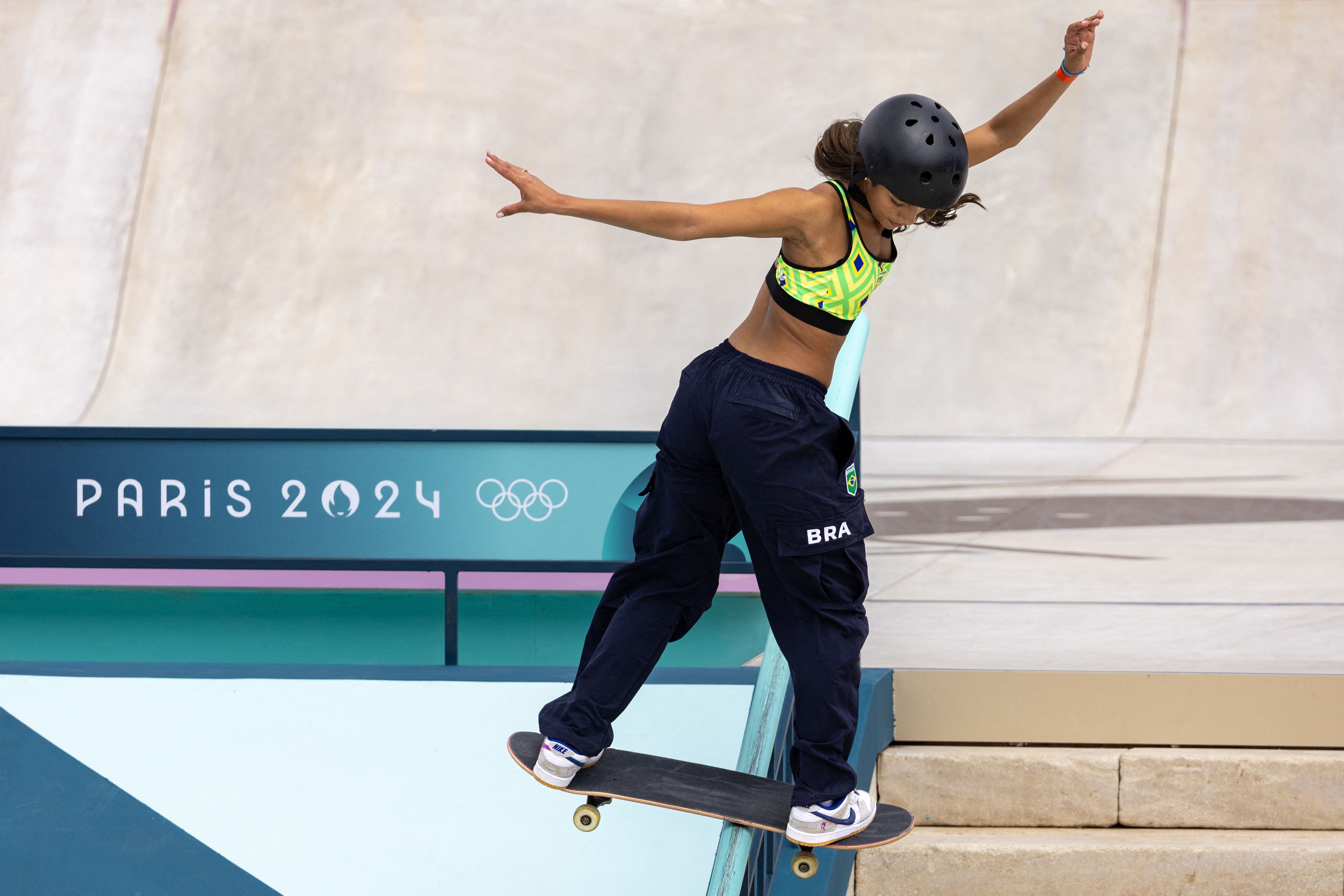 Paris 2024: com emoção, Rayssa Leal garante vaga para buscar medalha de ouro