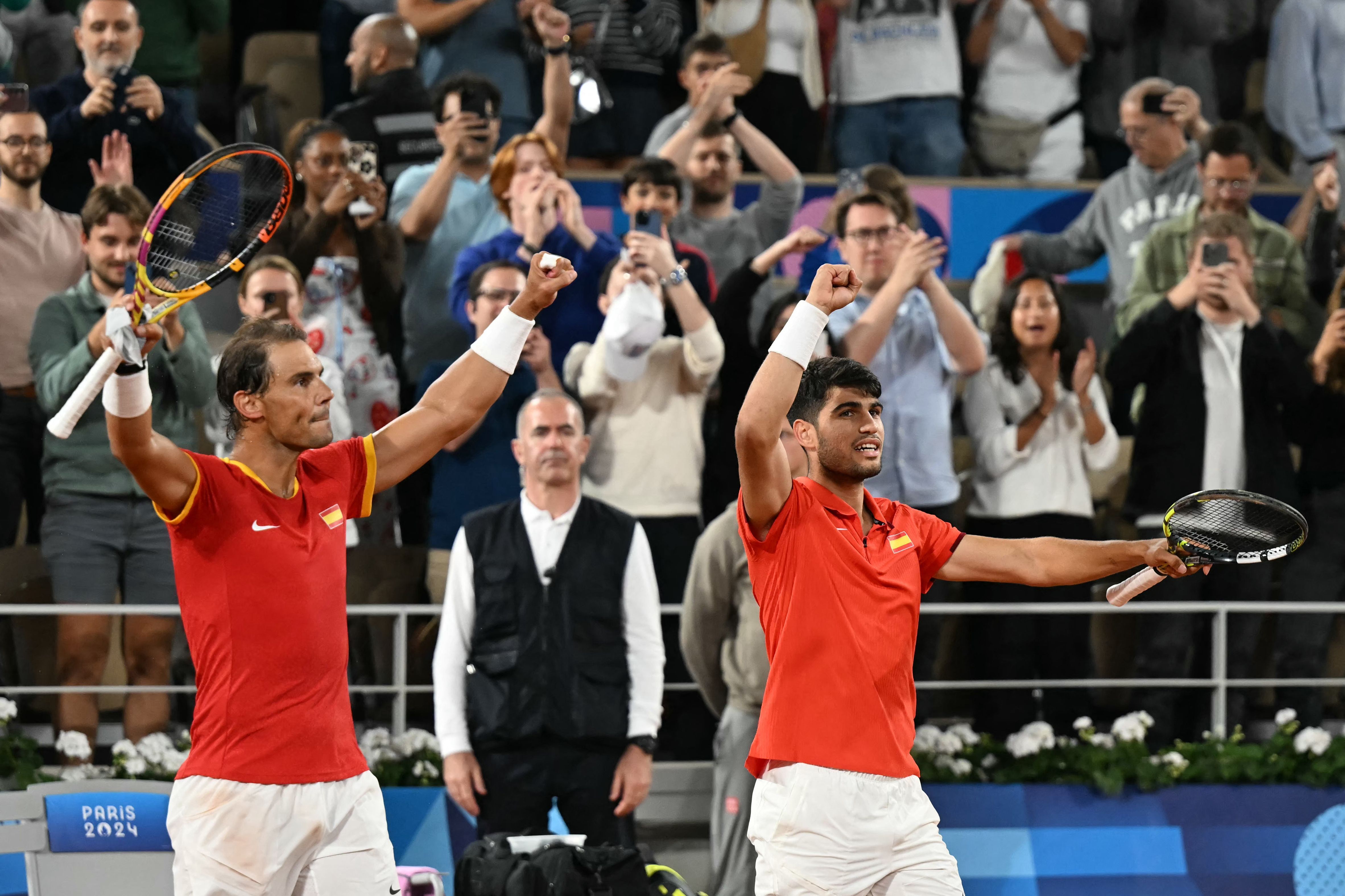 Nadal e Alcaraz superam argentinos na estreia de duplas no Tênis, em Paris
