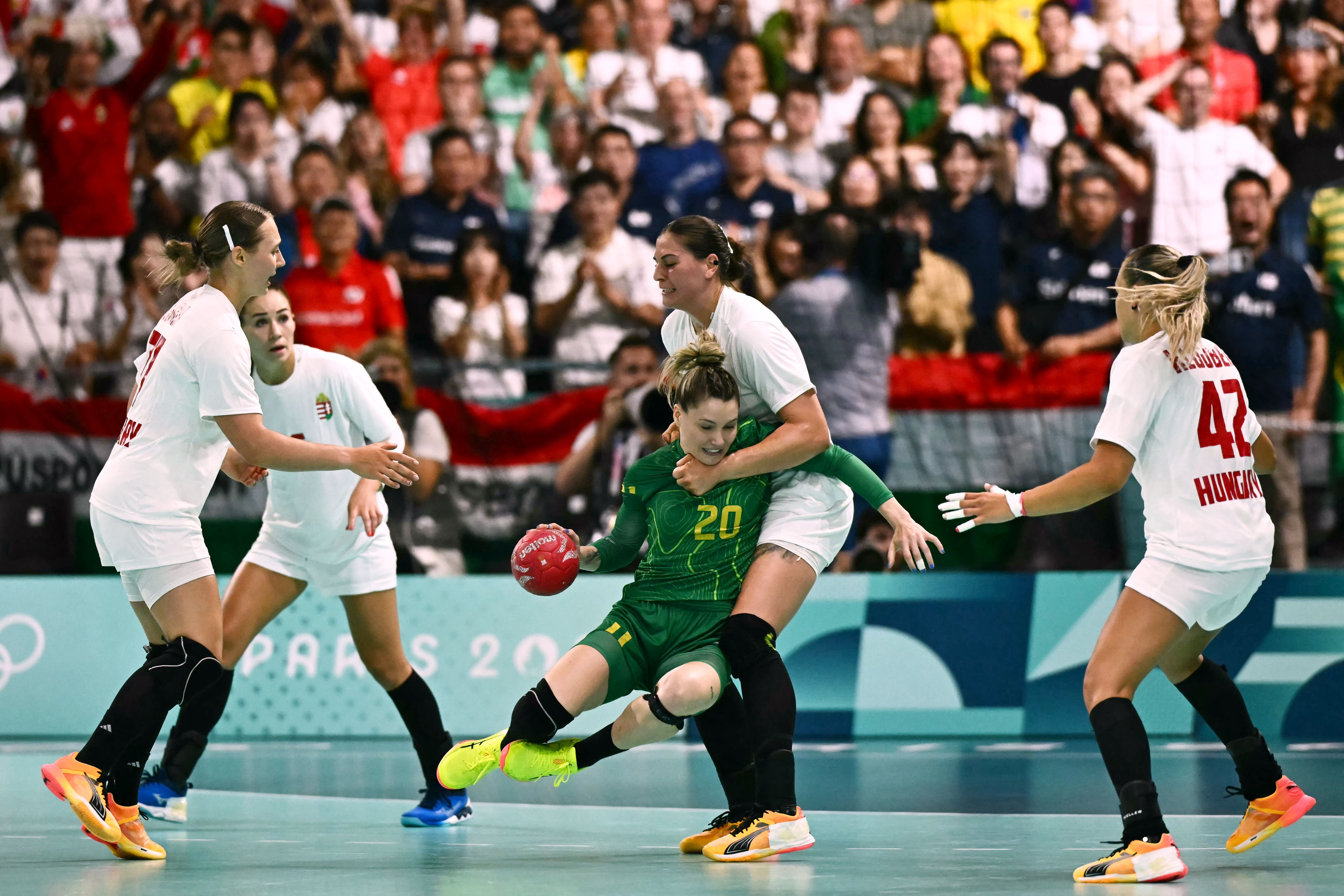 Paris 2024: Brasil sofre virada e perde para a Hungria no handebol feminino