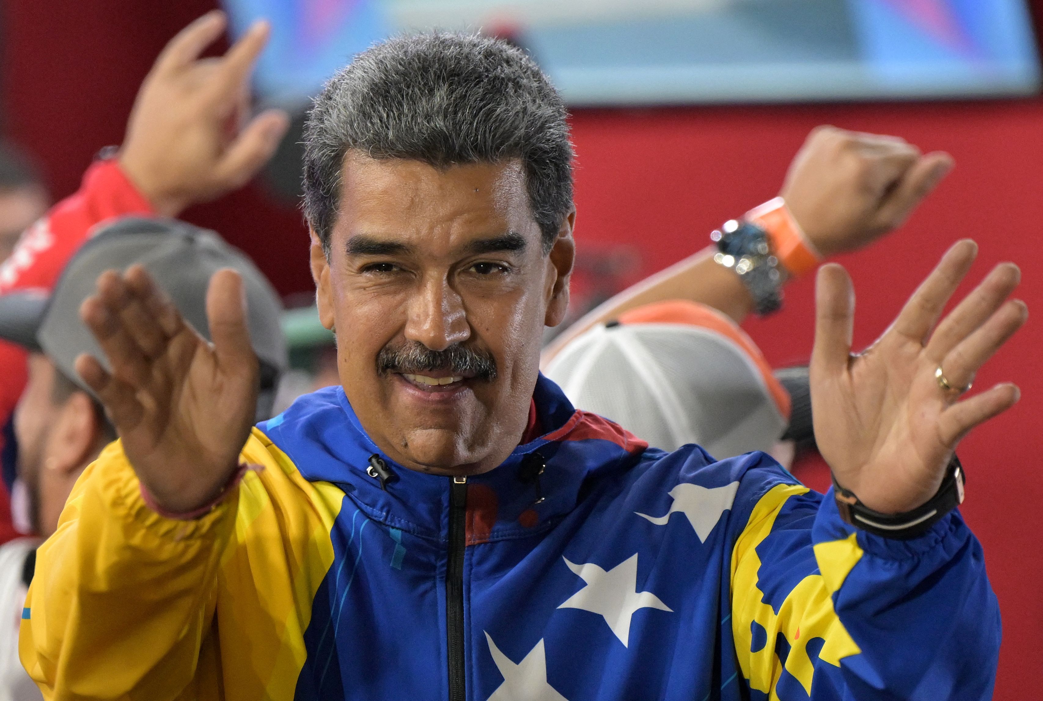 EUA: secretária de Donald Trump diz que Maduro 'tem que sair'