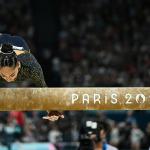 Paris 2024: queda de ginasta brasileira na trave comove equipe e torcida