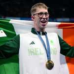 Nadador da Irlanda que participou de Game of Thrones bate recorde em Paris 2024