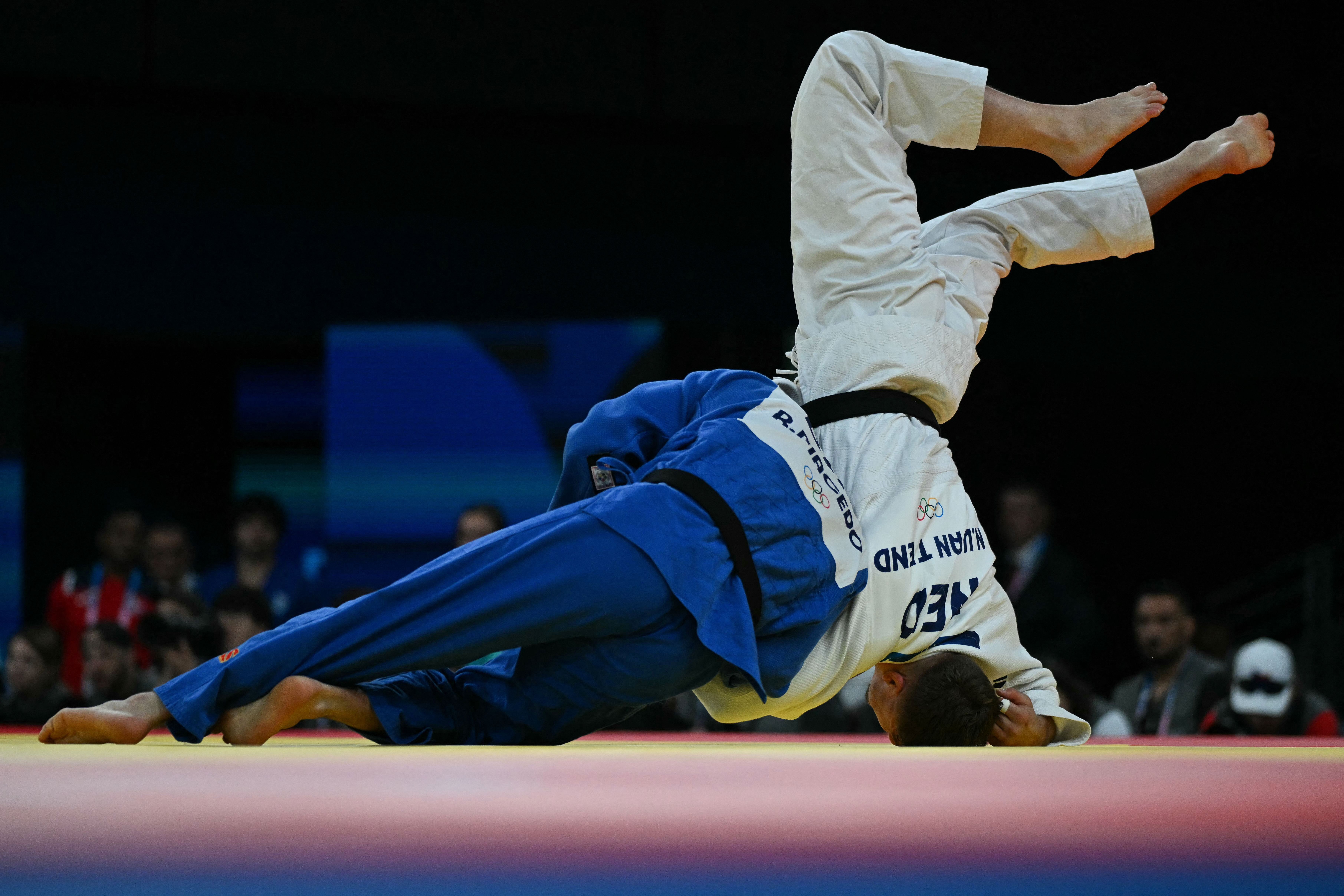 Paris 2024: Rafael Macedo bate holandês na estreia e avança às oitavas