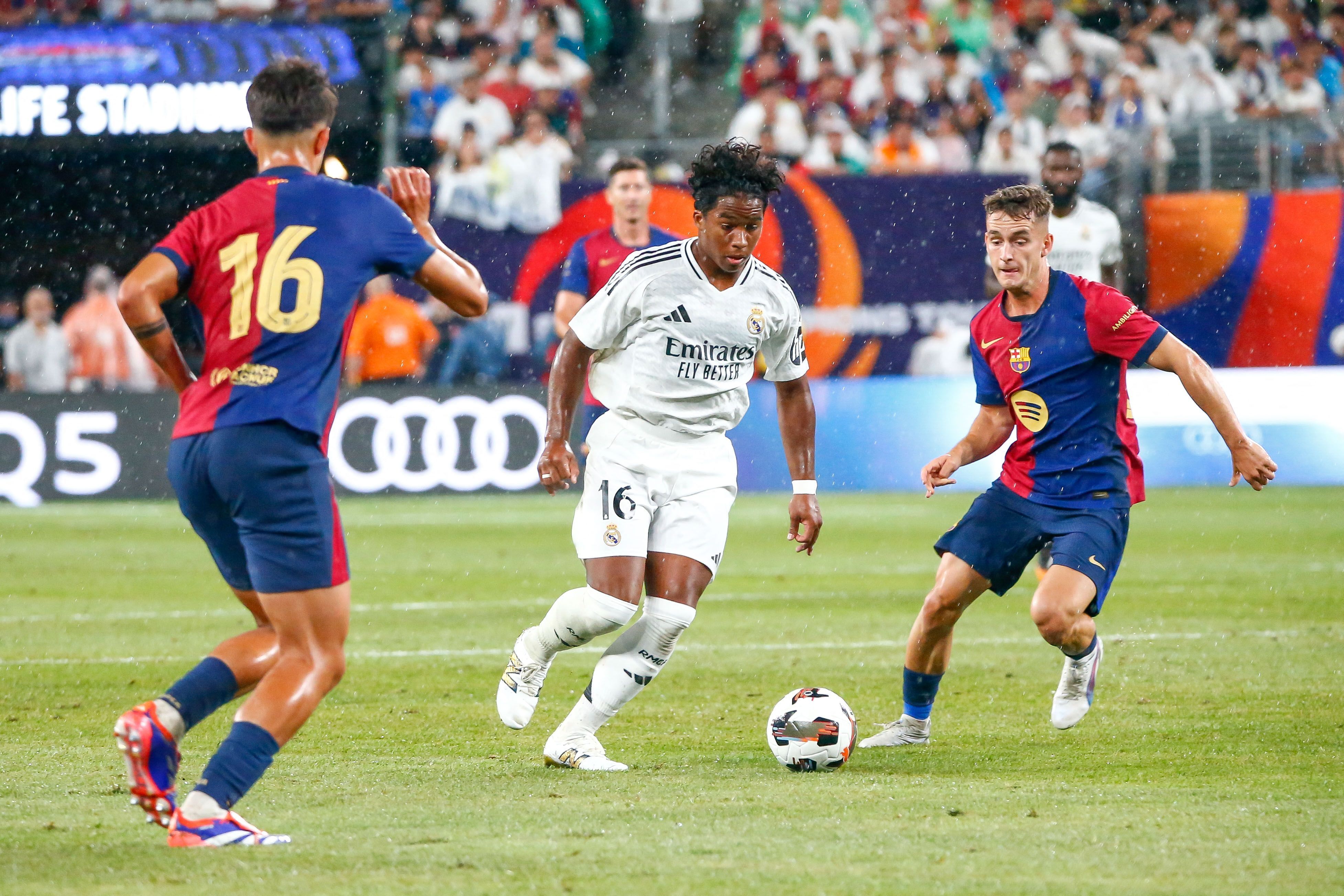 Endrick faz primeiro clássico contra Barcelona e é ironizado pela imprensa: 'Procura-se'