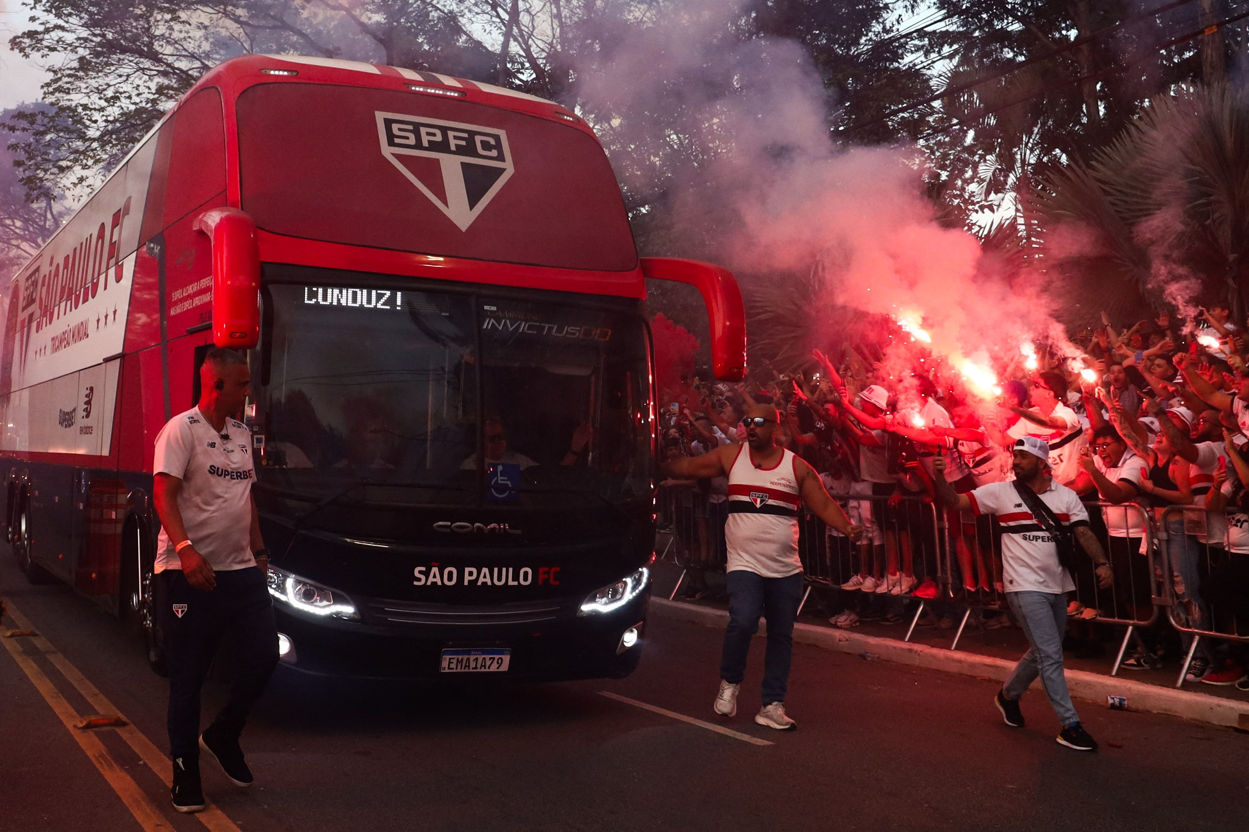 Torcida do São Paulo marca reza coletiva antes de decisão contra o Atlético