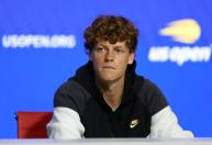 Sinner desiste da temporada por lesão e abre caminho para top 1 inédito na ATP