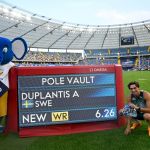 Armand Duplantis quebra recorde mundial 20 dias após marca inédita
