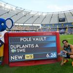 Armand Duplantis quebra recorde mundial 20 dias após marca inédita