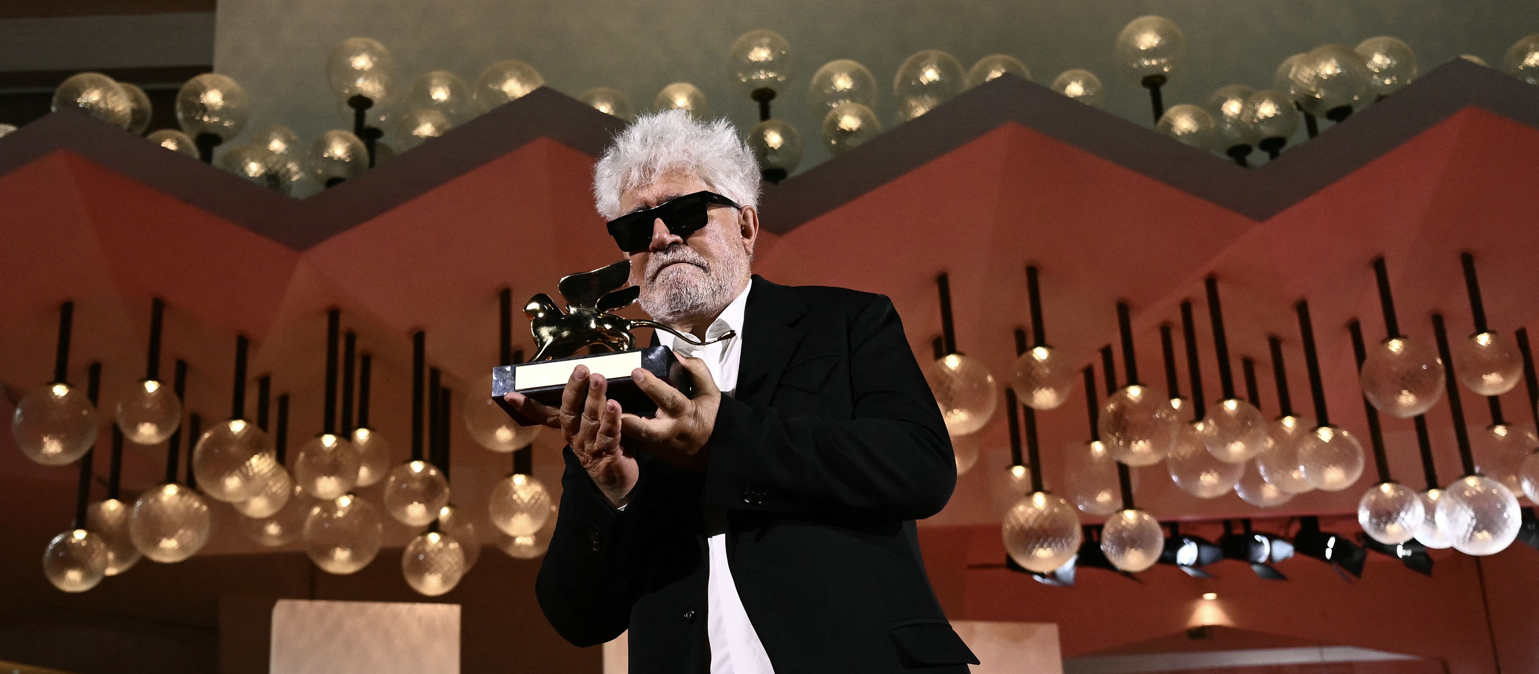 Pedro Almodóvar, Nicole Kidman e filme brasileiro estão entre premiados do Festival de Veneza; veja lista