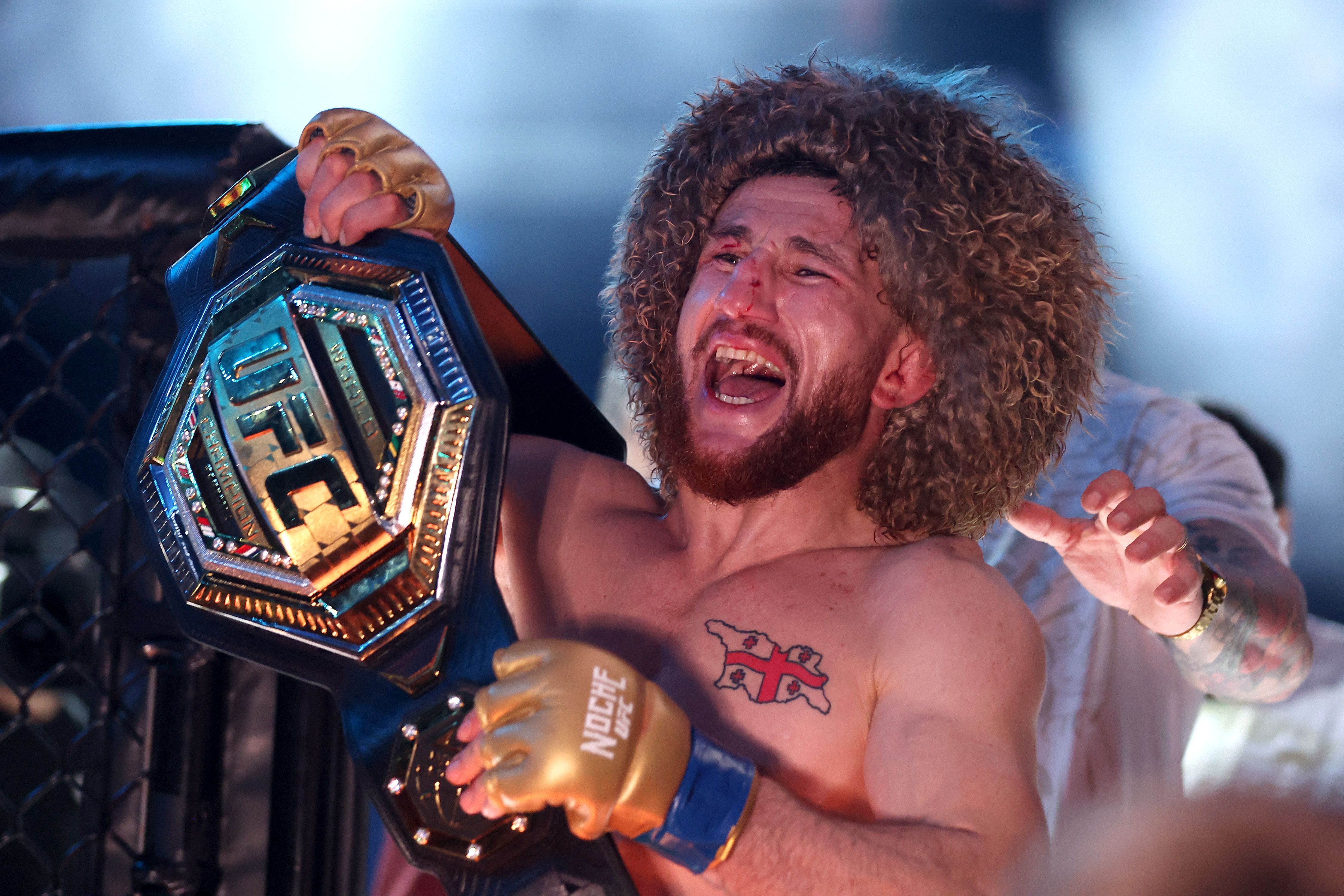 Noite do UFC tem brasileira avassaladora, novos campeões e recorde histórico