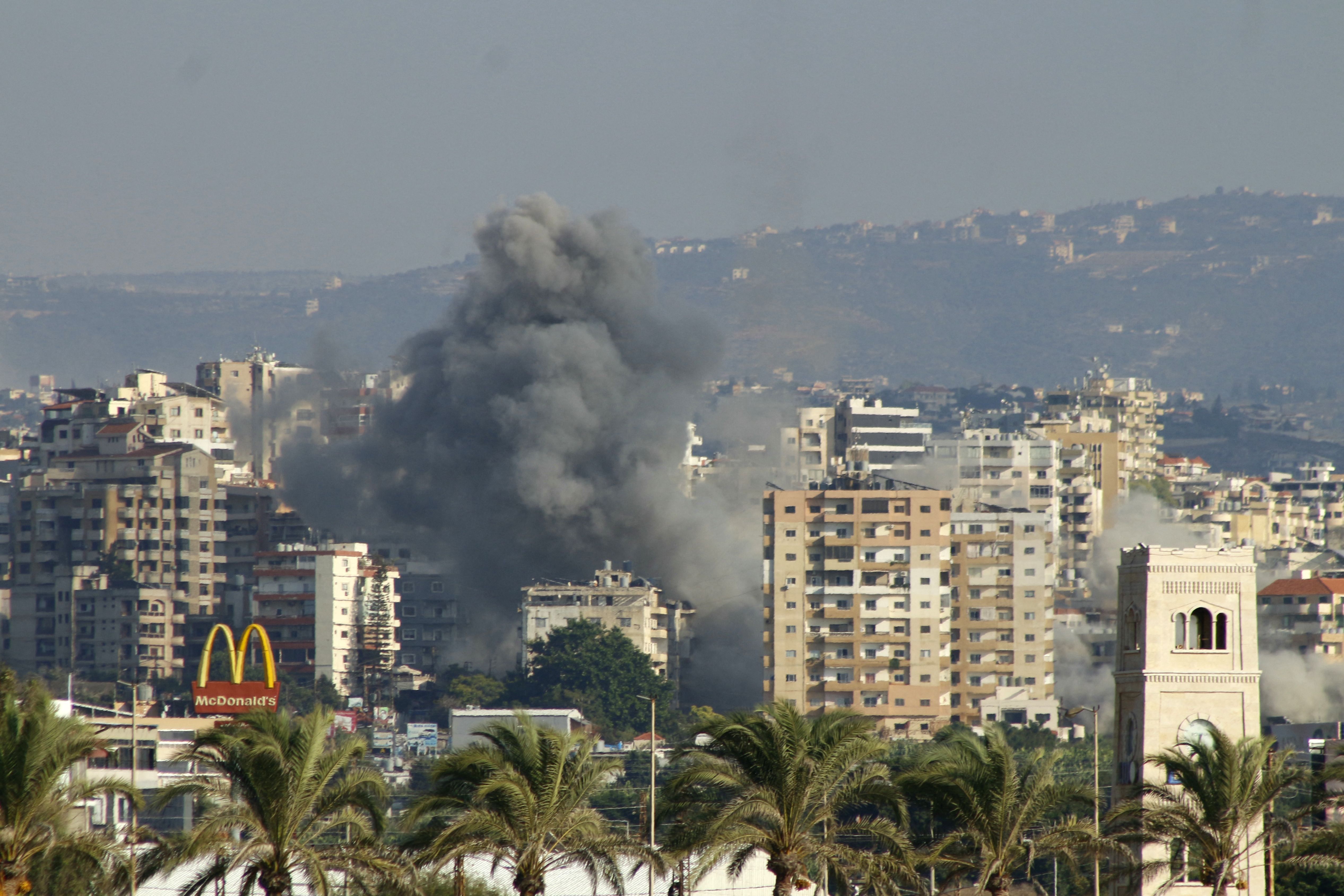 Novos bombardeios israelenses no Líbano deixam quase 60 mortos