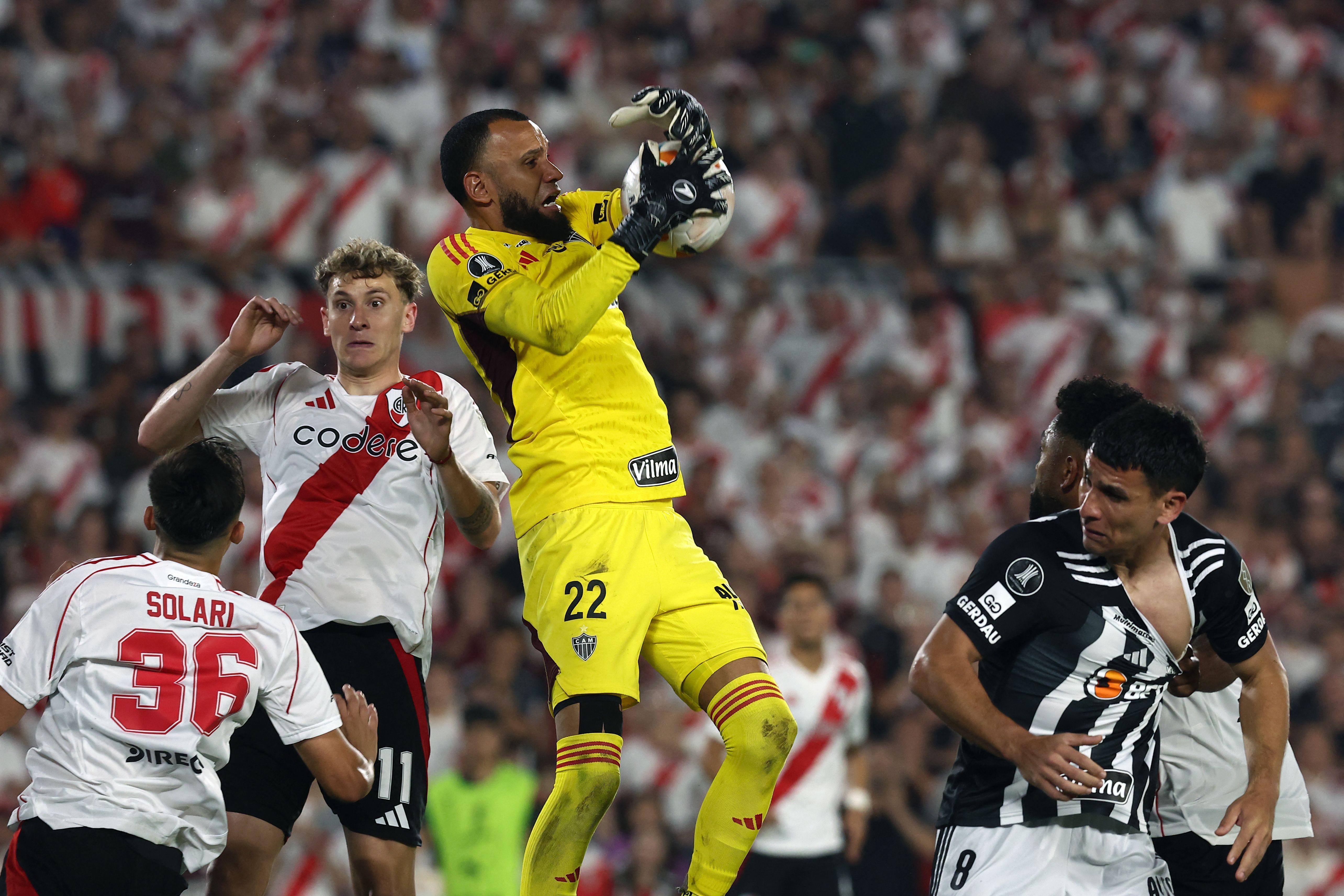 Everson brilha, Atlético empata com River Plate e chega à final da Libertadores 2024