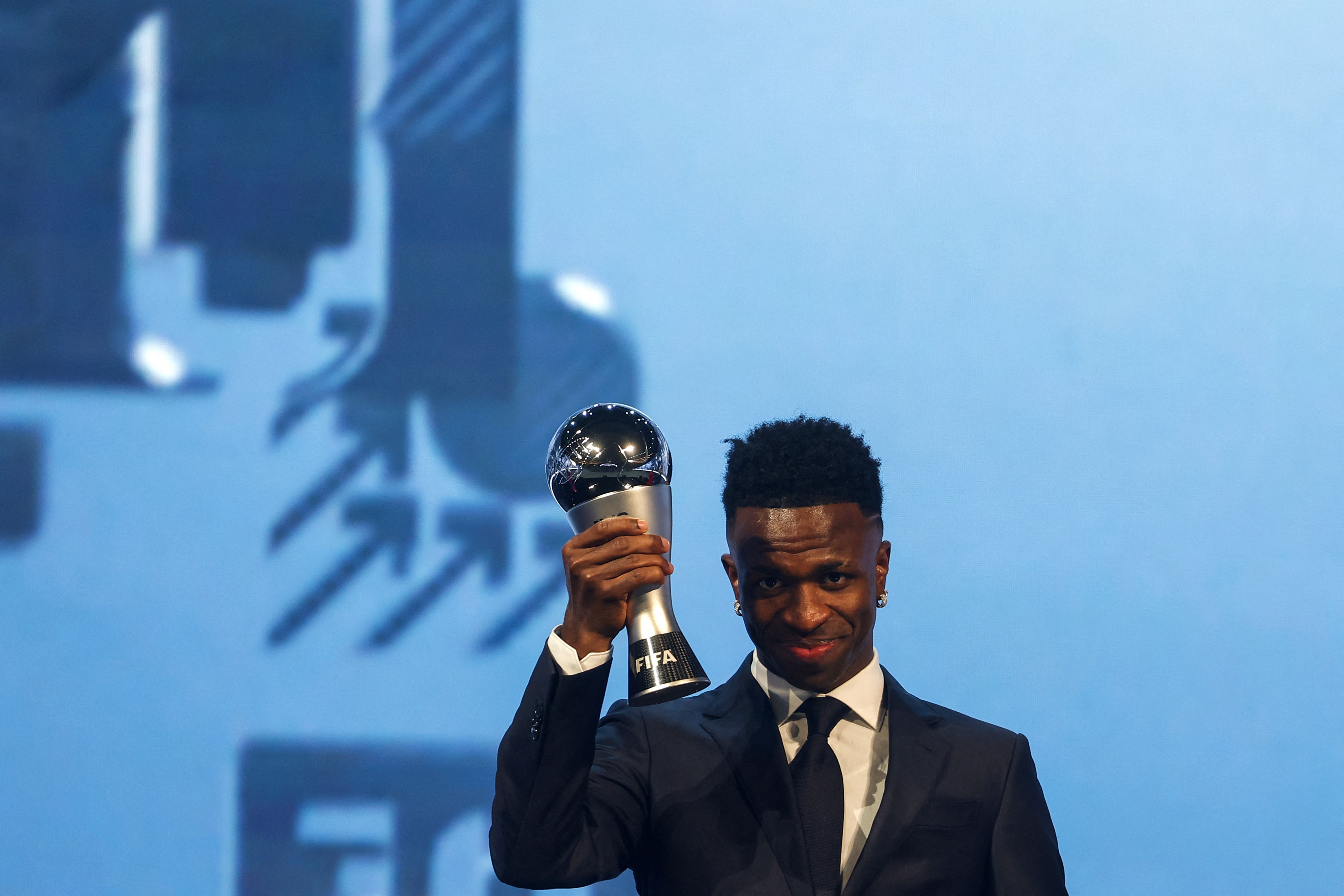 Jogadores e torcedores votam em peso para Vini Jr vencer o The Best da Fifa