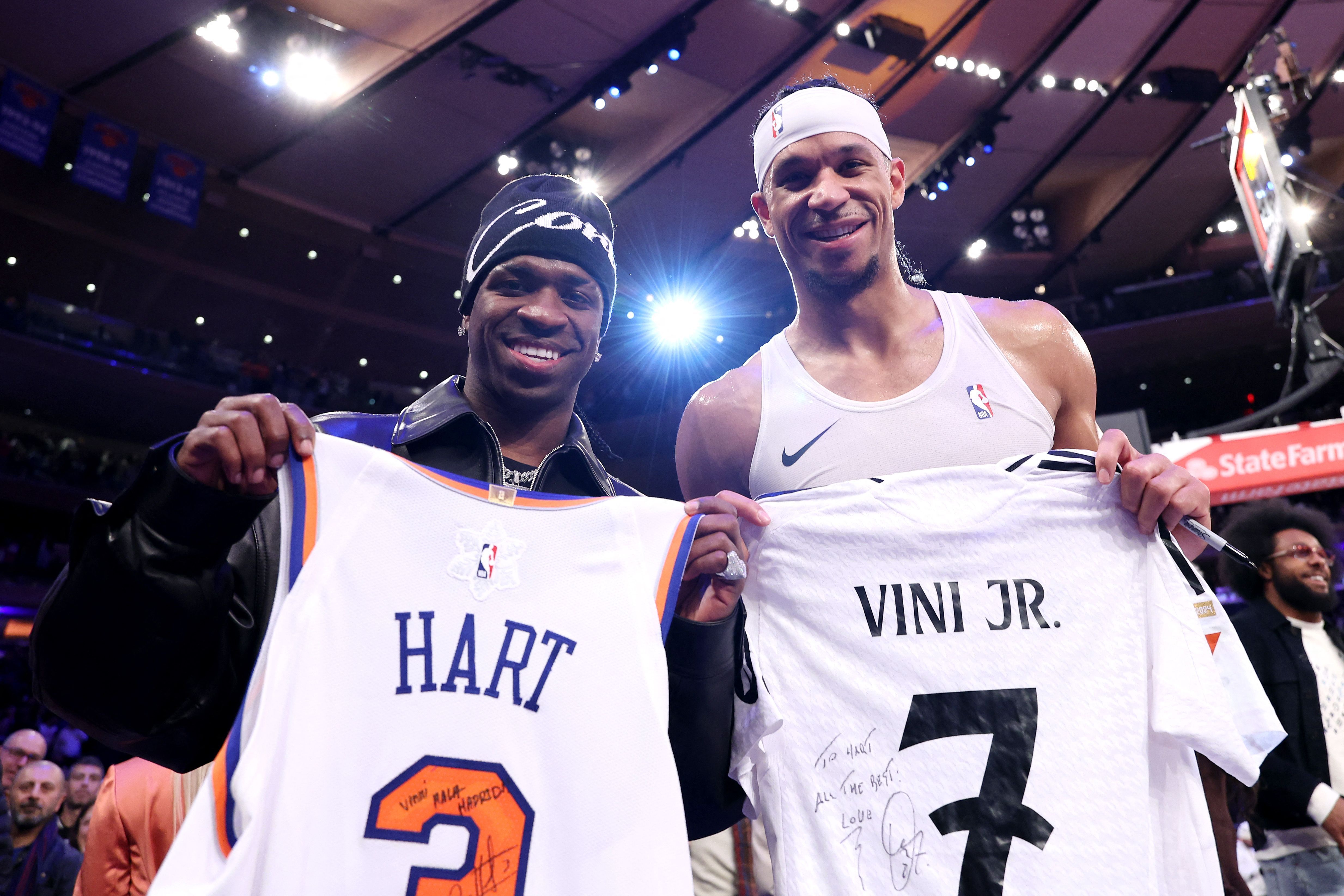 Sob olhares de Vini Jr., Knicks abrem Natal da NBA com vitória sobre os Spurs
