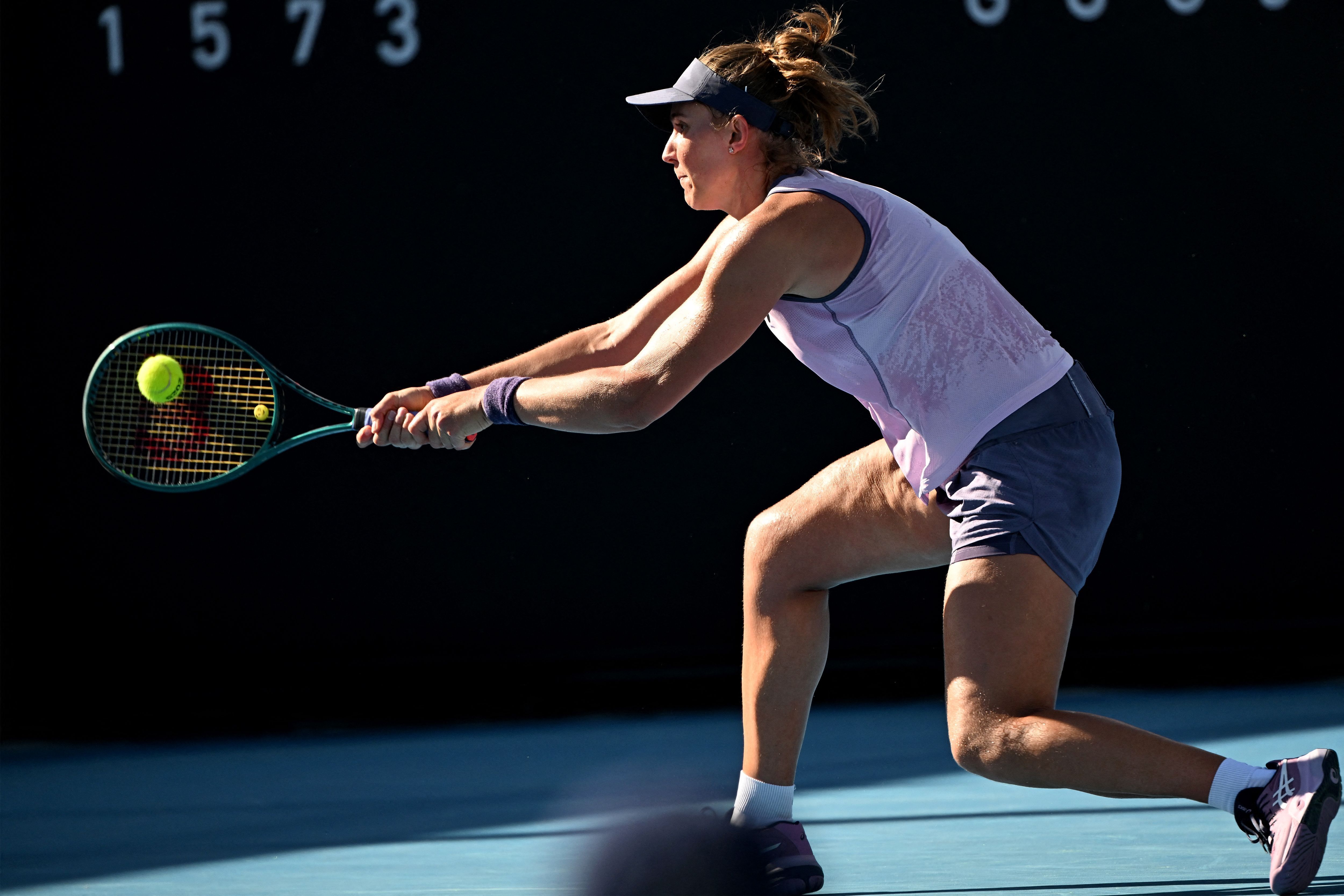 Bia Haddad e Laura Siegemund sofrem virada e se despedem do Australian Open