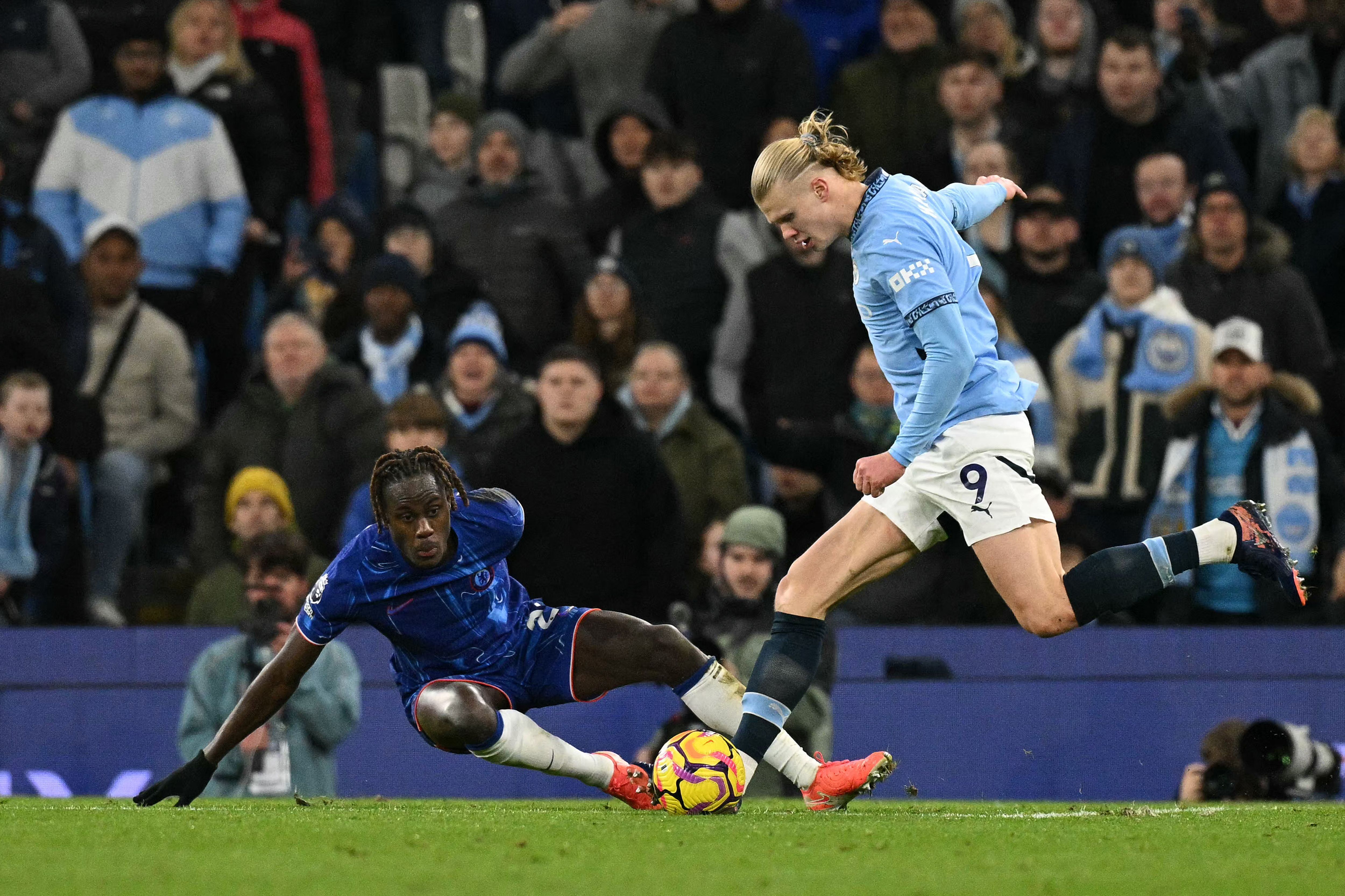 Chelsea sofre virada para o City e perde chance de entrar no G4 da Premier League