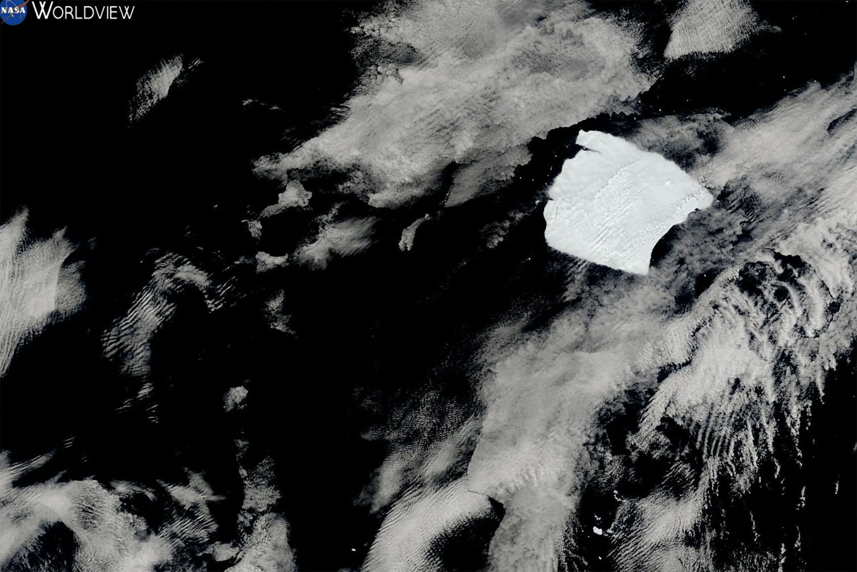 Fragmento com 19km de largura se desprende do maior icerberg do mundo
