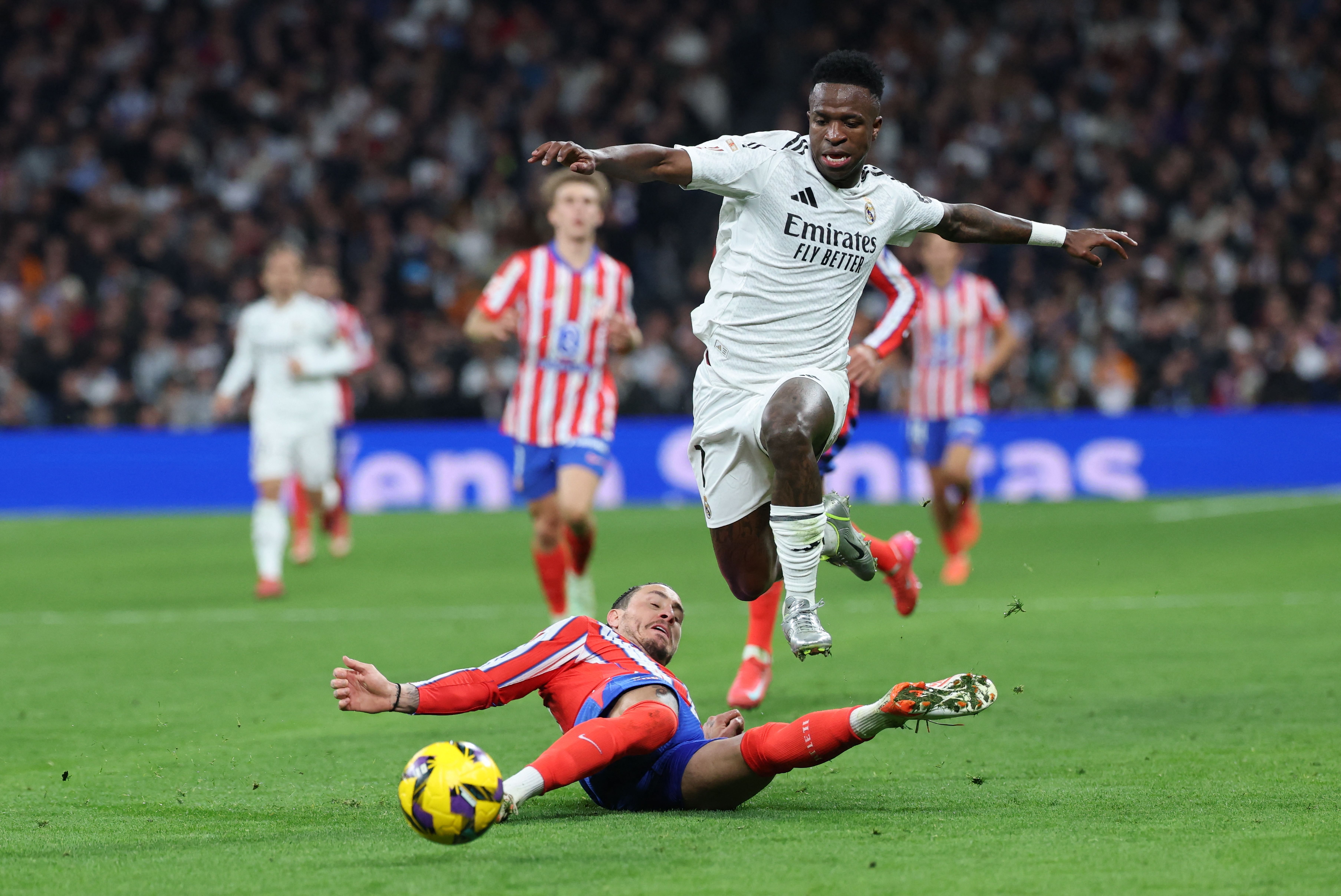 Com um gol em cada tempo, Real e Atlético empatam na La Liga