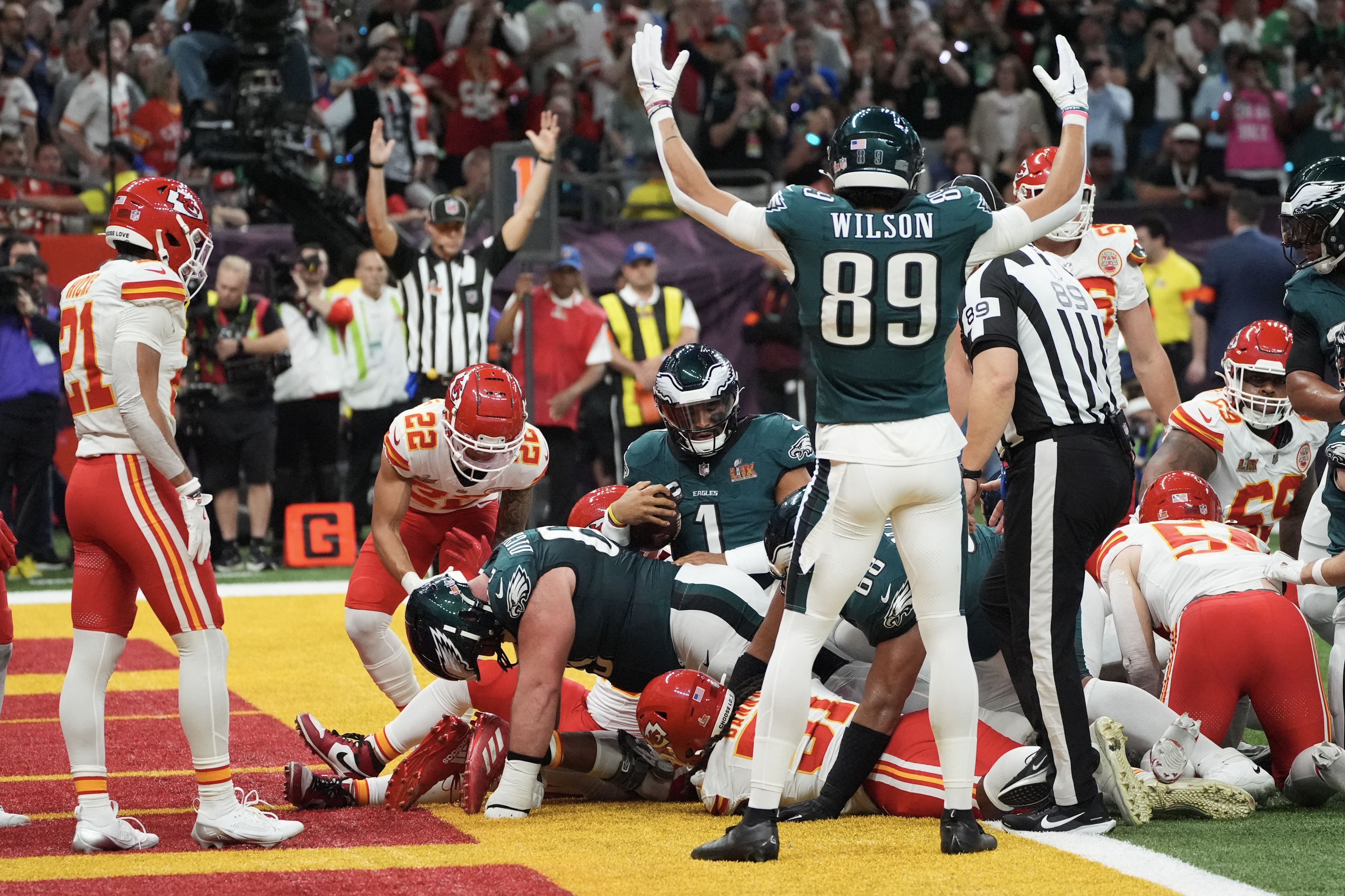 NFL: Eagles dominam, encerram sequência dos Chiefs e são campeões do Super Bowl