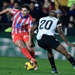 Álvarez comanda, Atlético bate Valencia e assume a liderança da La Liga