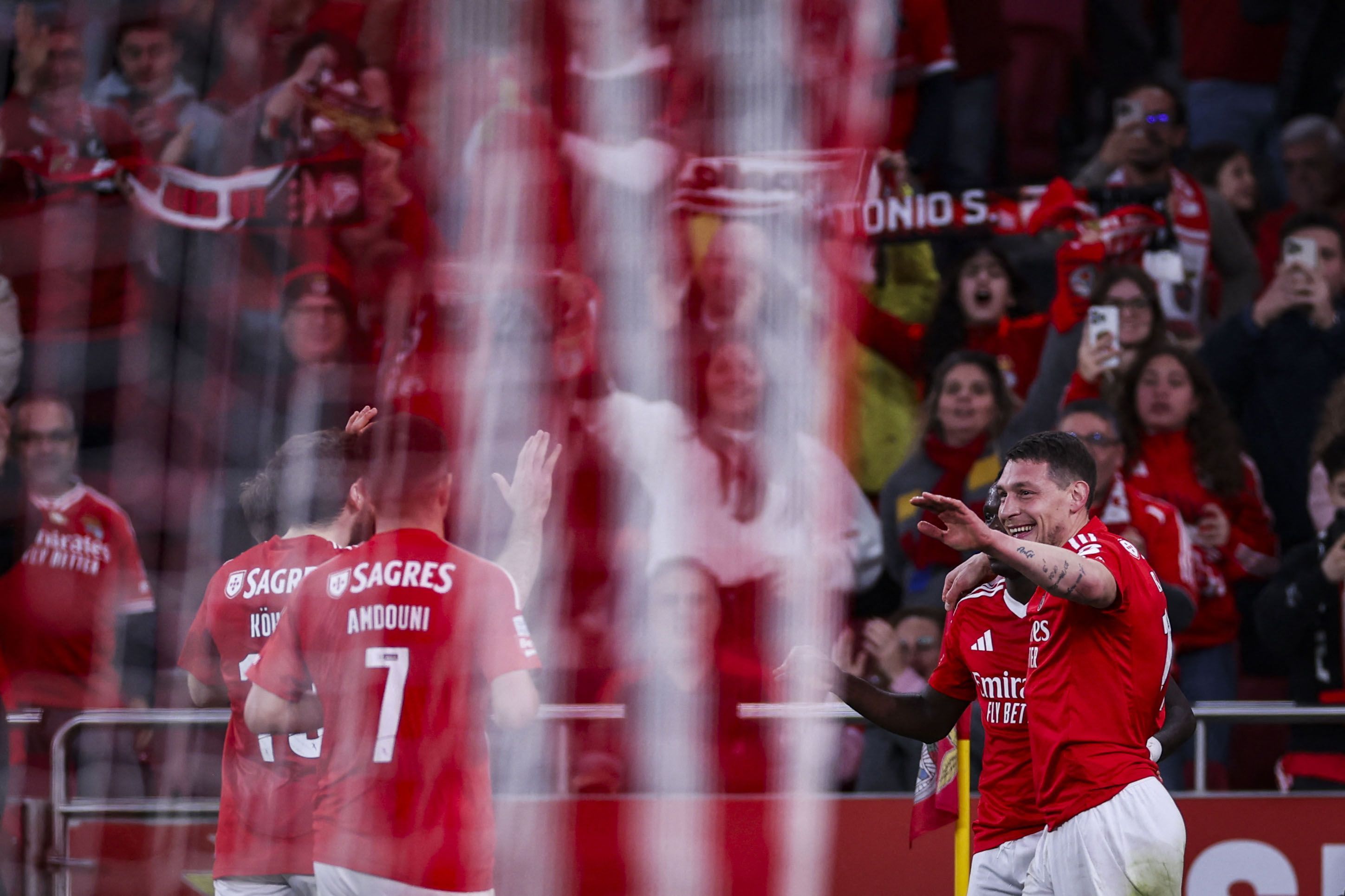 Benfica bate Boavista e assume liderança no Campeonato Português