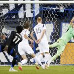 Rafael Cabral, ex-Cruzeiro, sofre goleada em estreia na MLS