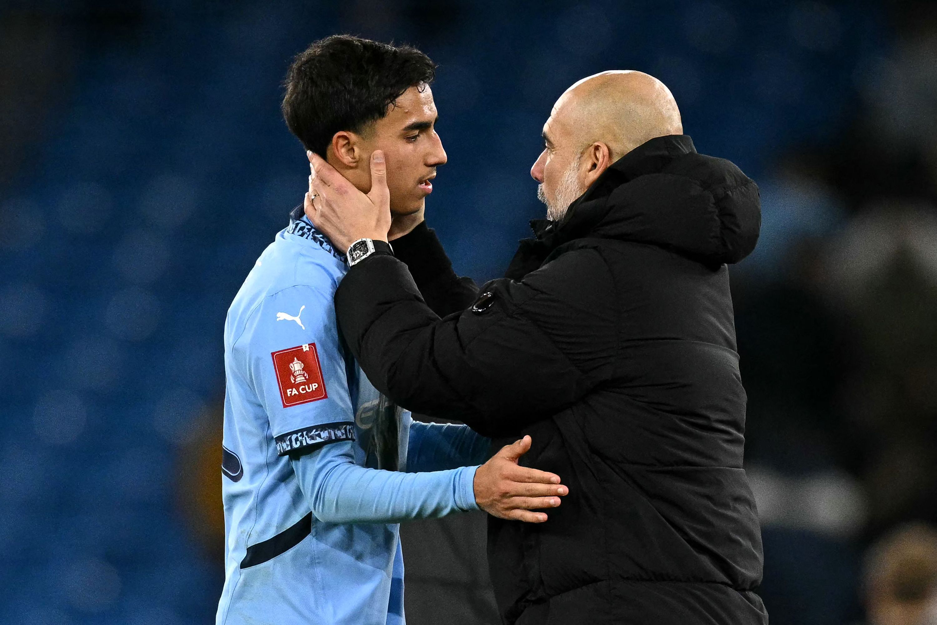 Jornal elege Vitor Reis como melhor da partida em vitória do Manchester City