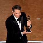 Sean Baker, de 'Anora', recebe Oscar de melhor direção e faz pedido
