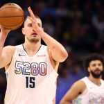 Jokic faz triple-double inédito e lidera Nuggets em vitória na prorrogação sobre os Suns na NBA