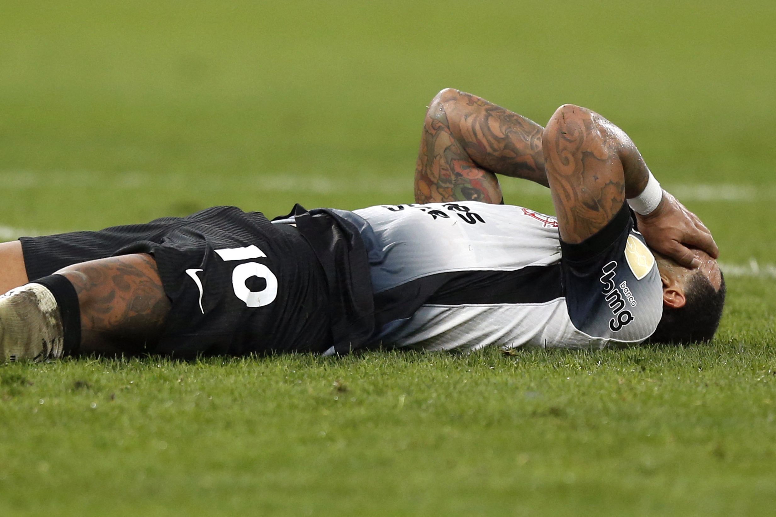 Corinthians vence Barcelona-EQU, mas não tira desvantagem e é eliminado da Libertadores