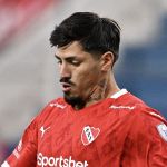 Alvo do Atlético fica no banco e só entra em campo nos acréscimos de jogo no Argentino