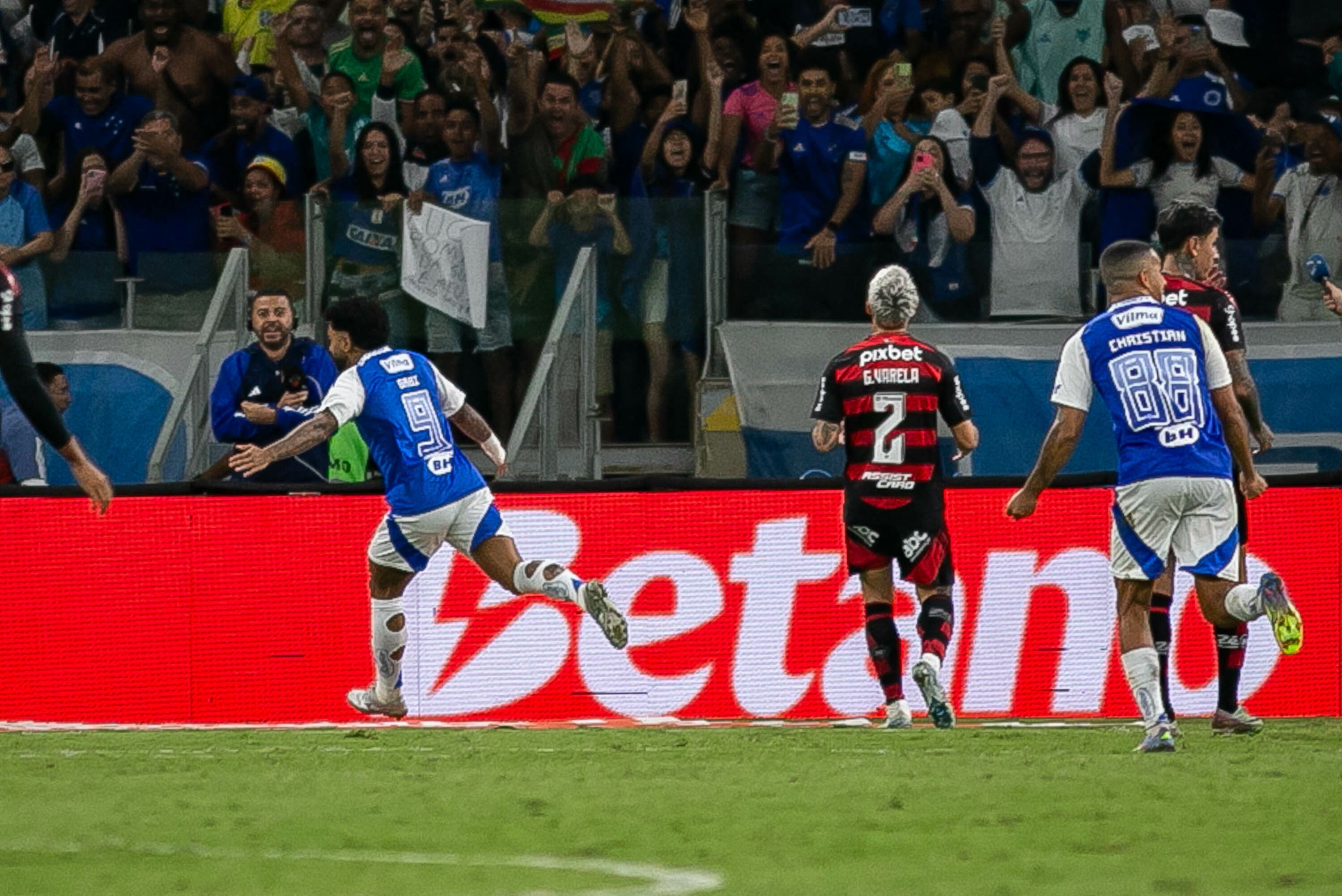 Cruzeiro 2 x 1 Flamengo: golaços e melhores momentos do jogo pelo Brasileiro
