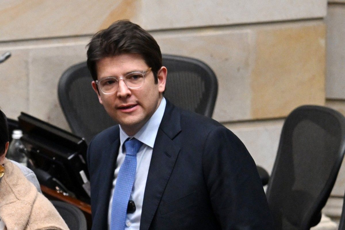 Miguel Uribe passa por primeira cirurgia mas segue em situação de 'gravidade máxima' após atentado