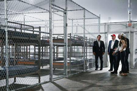 Trump visita Alcatraz dos Jacarés