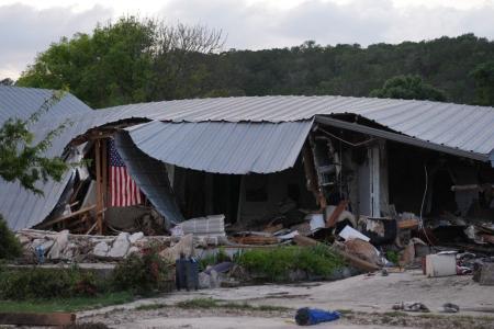 Enchentes no Texas deixaram rastro de destruição
