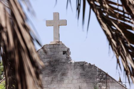 Igreja católica foi danificada por ataque israelense