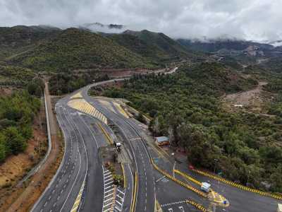 Aerial view of the entrance to the El Teniente mine, a Codelco copper mine in the commune of Machali, near Rancagua, O'Higgins Region, Chile, on August 1, 2025, after a major collapse inside the Andesita sector following a magnitude 4.2 earthquake on the eve. At least one worker was killed and five others were missing after a copper mine collapse in Chile triggered by an earthquake on July 31, 2025, state-owned operator Codelco said. (Photo by Raul BRAVO / AFP)