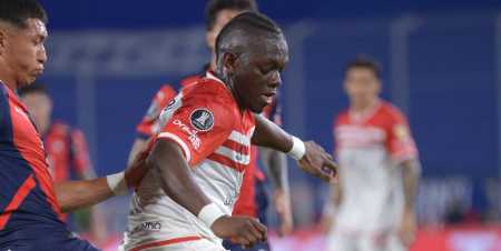 Cetré fica no Estudiantes após cancelamento da transferência ao Athletico-PR