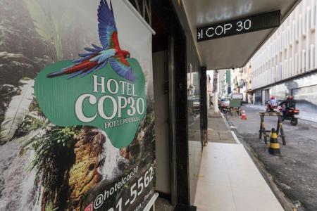 Vista da fachada do recém-renomeado hotel COP30, localizado no centro da cidade de Belém, estado do Pará, Brasil, em 25 de agosto de 2025