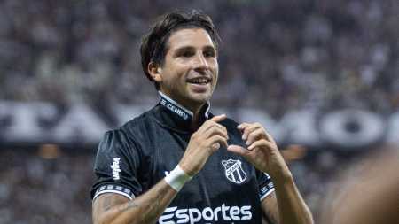 Lucas Mugni comemora gol do Ceará sobre o Santos pelo Campeonato Brasileiro
