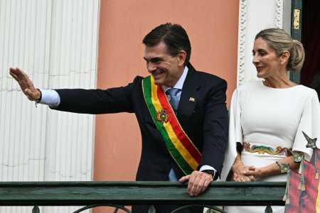 Presidente da Bolívia toma posse após mais de 20 anos de socialismo