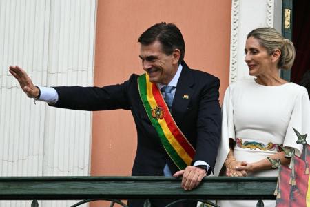 Presidente da Bolívia toma posse após mais de 20 anos de socialismo