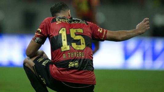 Rafael Thyere durante partida entre Sport e Flamengo