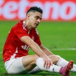 Borré perde gols pelo Inter, vira alvo de protestos e fica marcado como 'vilão'