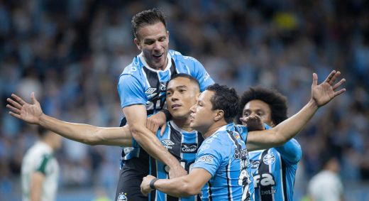 Carlos Vinicius fez um dos gols da vitória do Grêmio sobre o Palmeiras