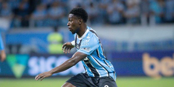 Amuzu está fora do jogo do Grêmio contra o Fluminense