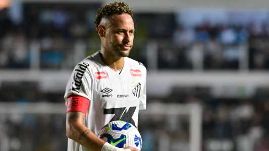 Neymar em campo pelo Santos contra o Sport, na Vila Belmiro
