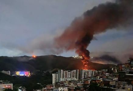 Explosões ocorreram em toda a Venezuela na madrugada deste sábado (3)