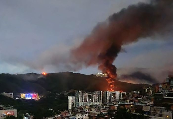Explosões ocorreram em toda a Venezuela na madrugada deste sábado (3) Explosões ocorreram em toda a Venezuela na madrugada deste sábado (3)